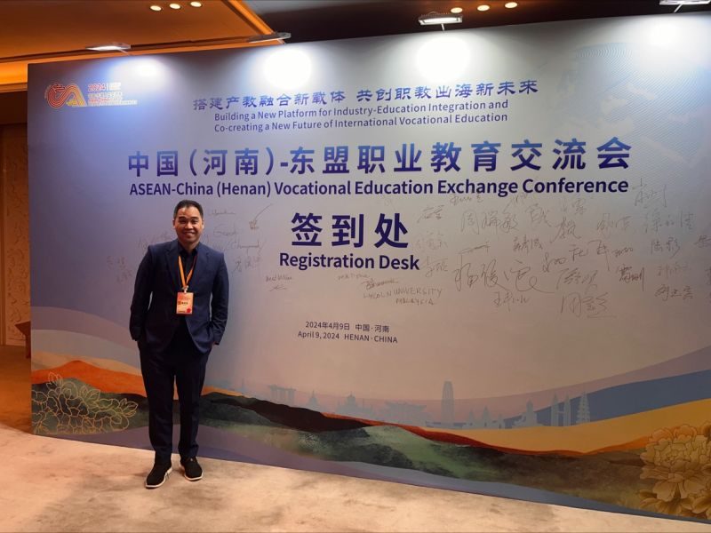Edward Chan at the ASEAN-China (Henan) Vocational Education Exchange Conference in 2024