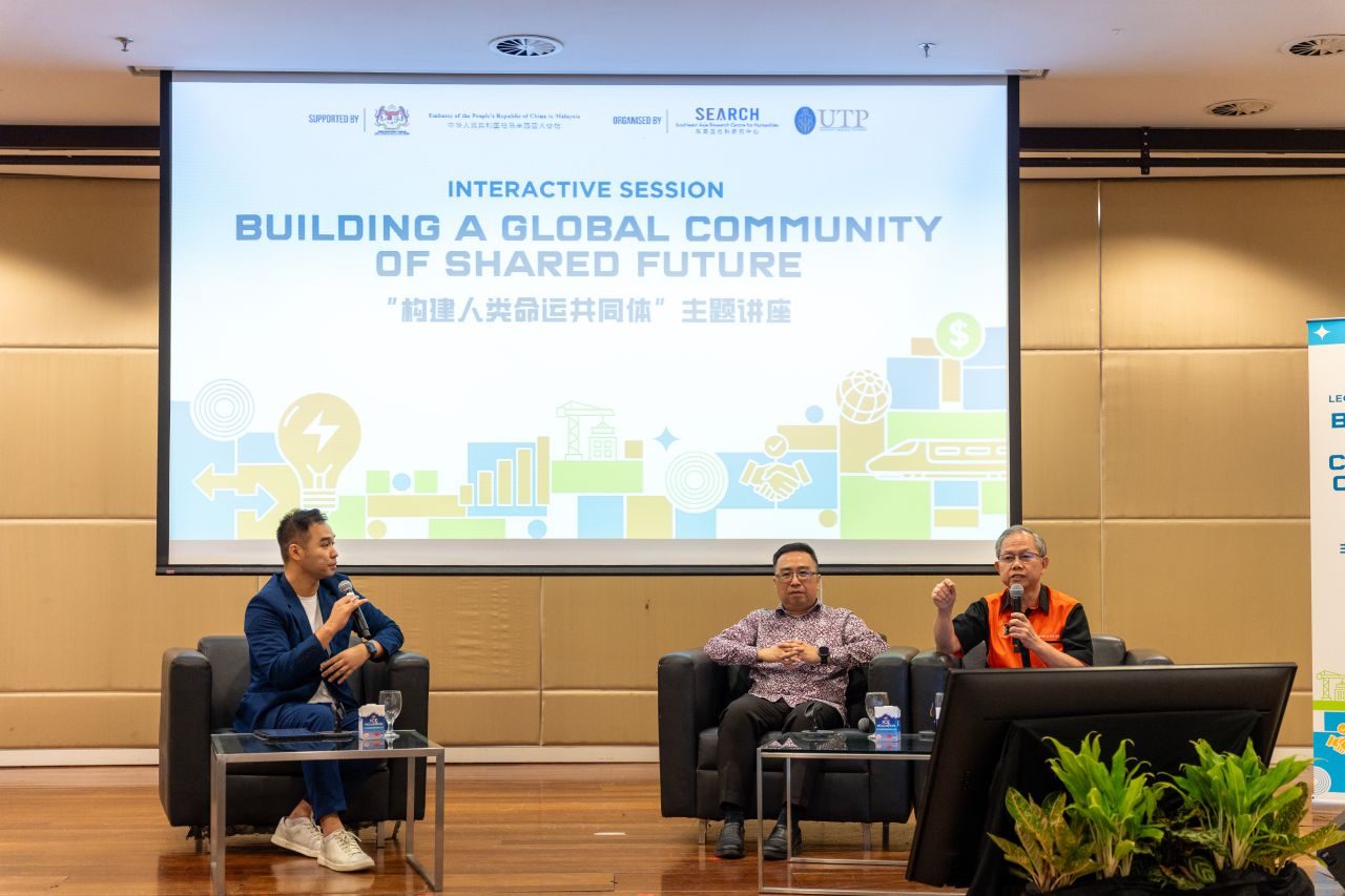 Edward Chan moderating a panel at the Building a Global Community of Shared Future interactive session organised by SEARCH and UTP